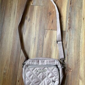 Elegant Quilted Crossbody Bag in Beige